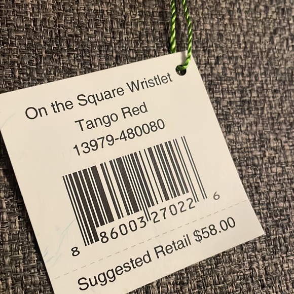 Vera Bradley-On the square wristlet-Tango Red - Picture 3 of 3